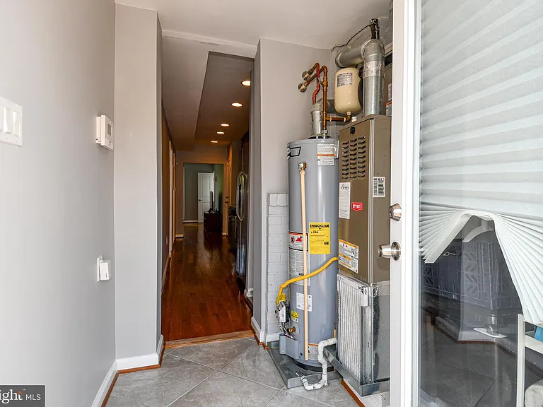 1643 Montello Ave NE #4 — Photo 22
