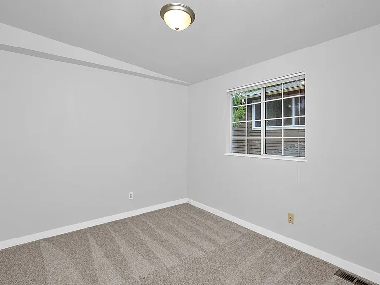 10708 NE 107th Pl — Photo 20