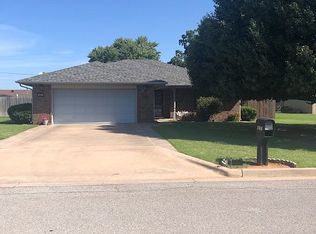 207 Shannon Dr, Elk City, OK 73644