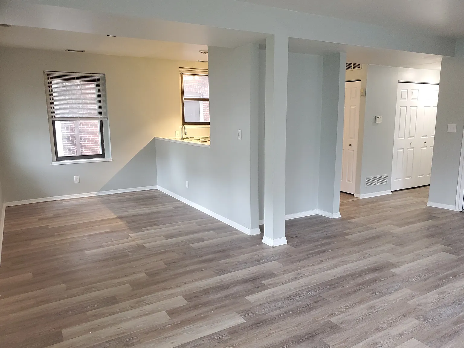 2 bed, 1000 sqft, $1,495 — Photo 3