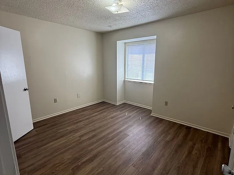 1855 Jasper Ave — Photo 5