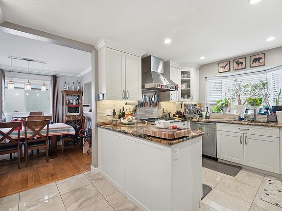 5th image of 8408 54th St NW
