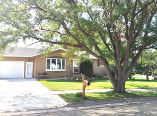 711 W 2nd St, Pierre, SD 57501