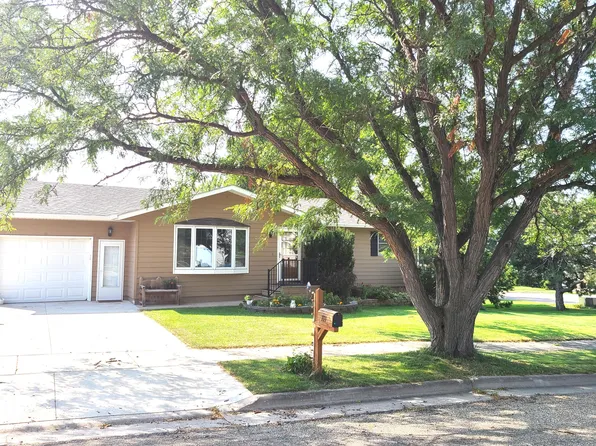 711 W 2nd St, Pierre, SD 57501