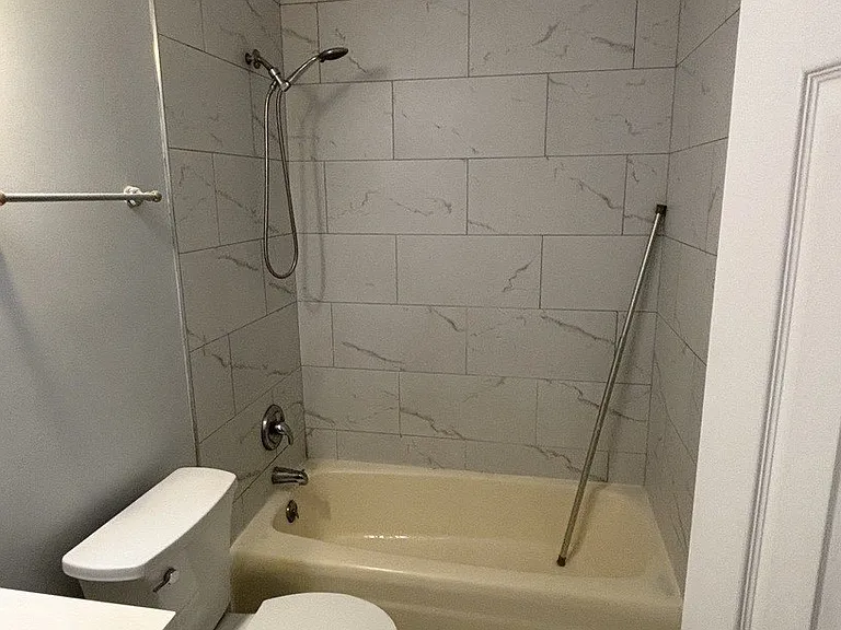 555 Deepwoods Dr #2E — Photo 6