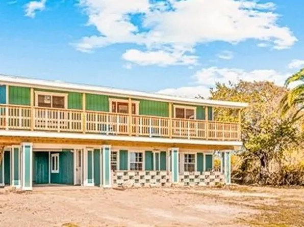 257 W Club Oak Ln, Rockport, TX 78382