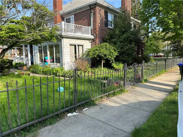 558 Pleasant Valley Pkwy, Providence, RI 02908