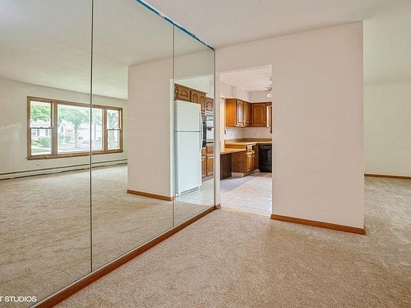 4th image of 568 W Potter St