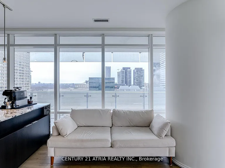 1 Bloor St E #2104 — Photo 8