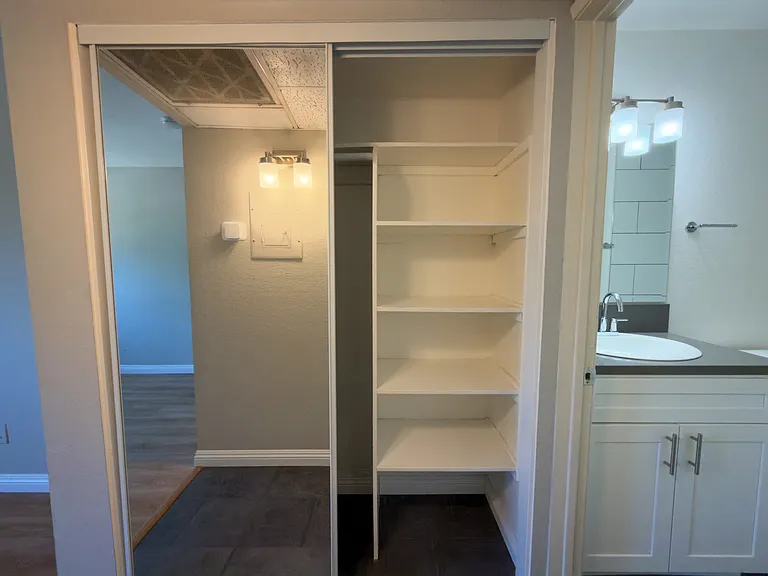 Laurel Canyon Place — Photo 9