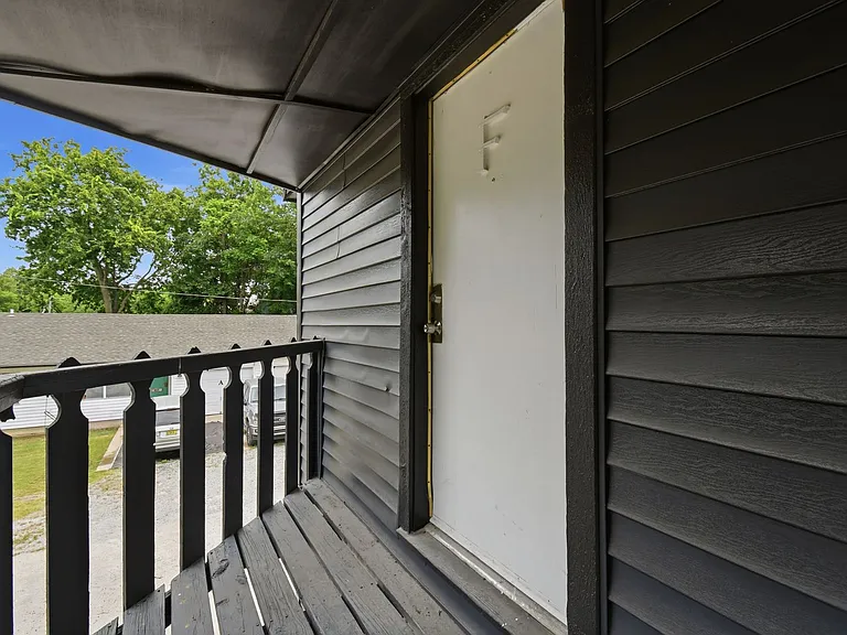 S Maple St Apartments — Photo 20