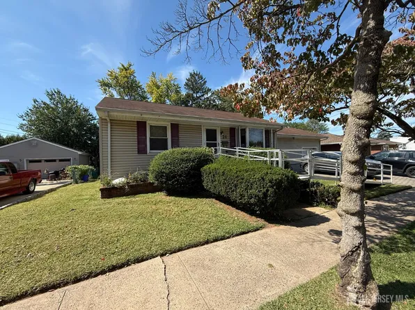 24 Clark Ave, Edison, NJ 08817