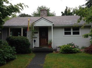 6820 42nd Ave NE, Seattle, WA 98115