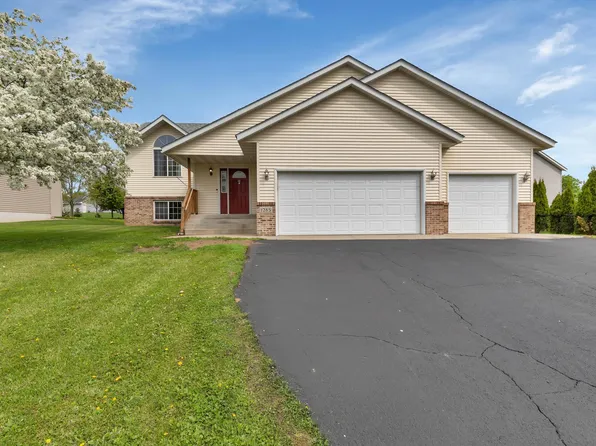 1285 Fieldstone Dr, Sauk Rapids, MN 56379