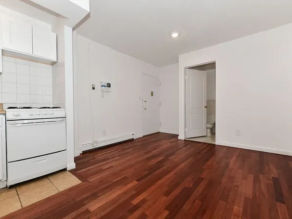 152 Orchard Street image 4 of 6