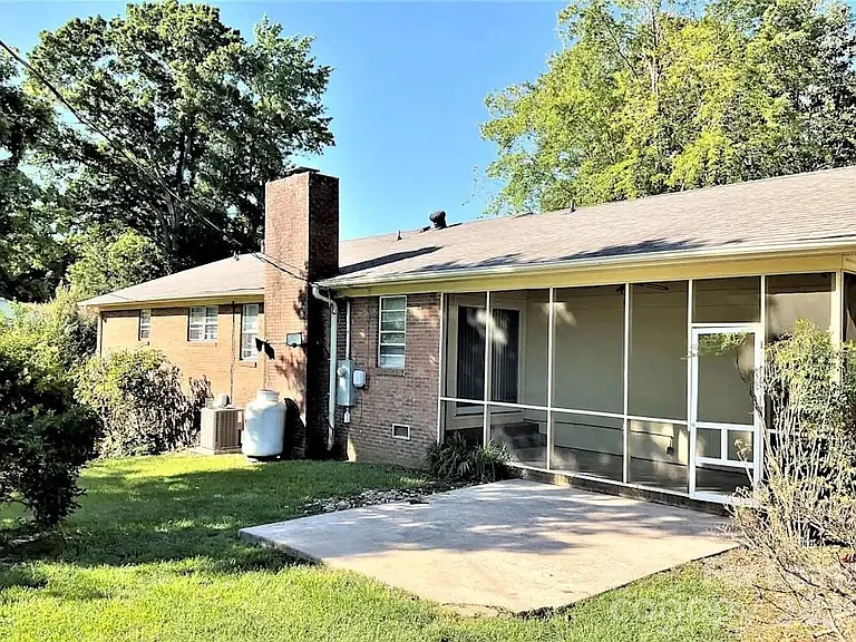 1817 Balfour Ln — Photo 13