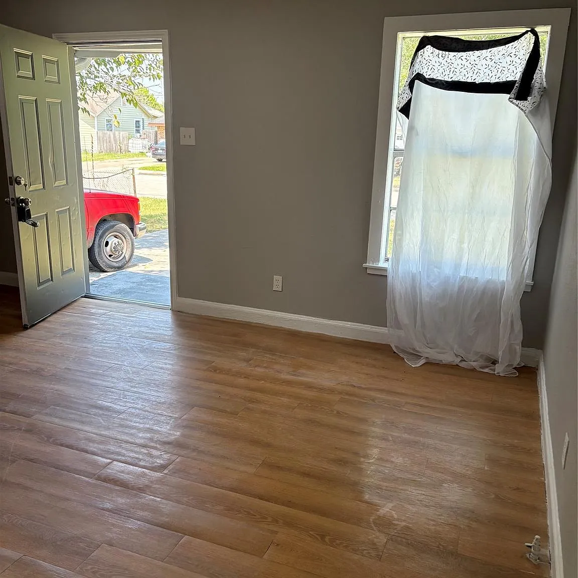 2 bed, 1.0 bath, 754 sqft, $1,100 — Photo 3