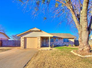 1621 NE 6th Ter, Moore, OK 73160