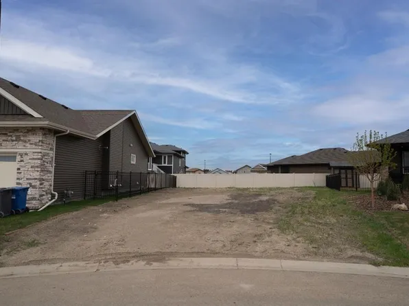 14 Tindale Pl, Red Deer, AB T4P 0T8