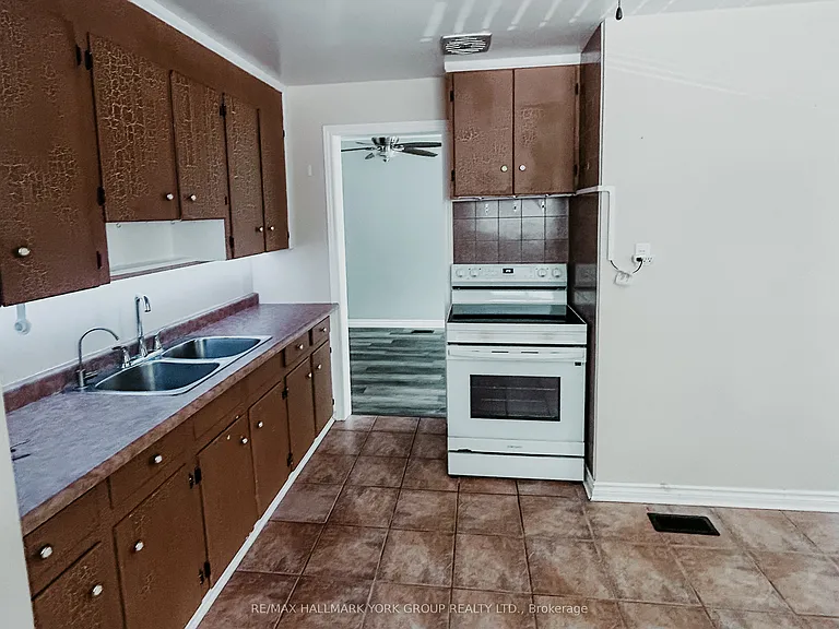 217 Septonne Ave #MAIN — Photo 2