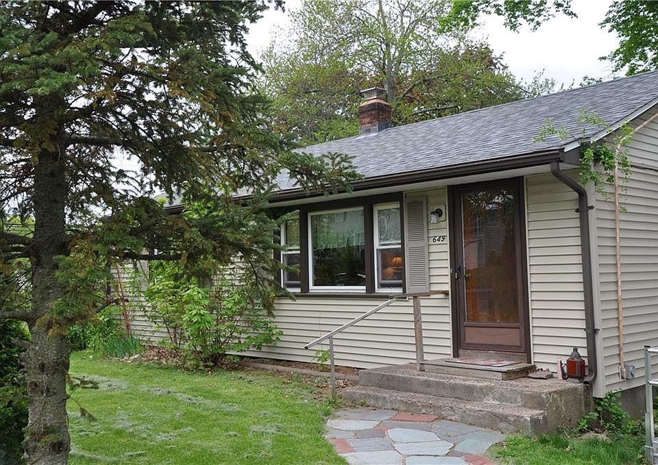 1st image of 649 Oak St