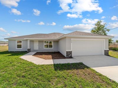 82 Bay Rd, Ocklawaha, FL, 32179