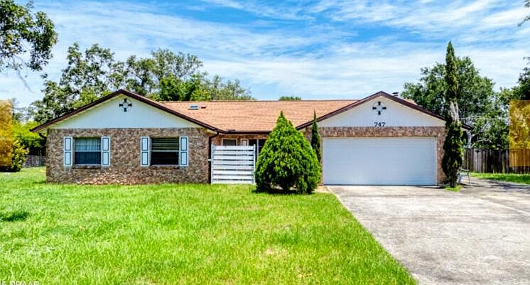 1st image of 747 Taylor Rd