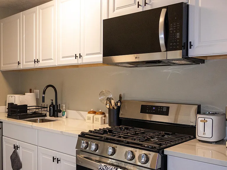 9 Raymond St #2 — Photo 15