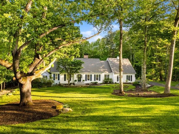 24 Weymouth Drive, Bedford, NH 03110