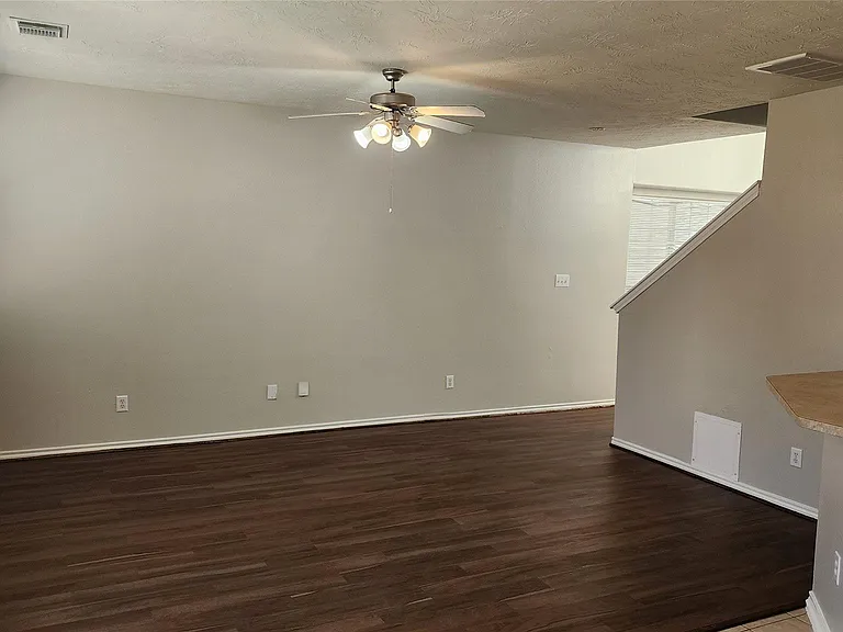 11428 Hackmatack Way — Photo 43
