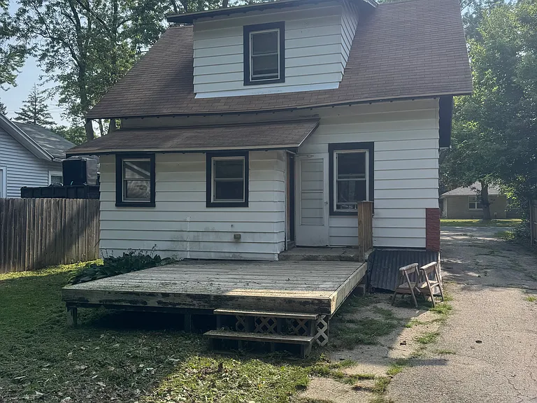 1227 Baker Dr — Photo 5