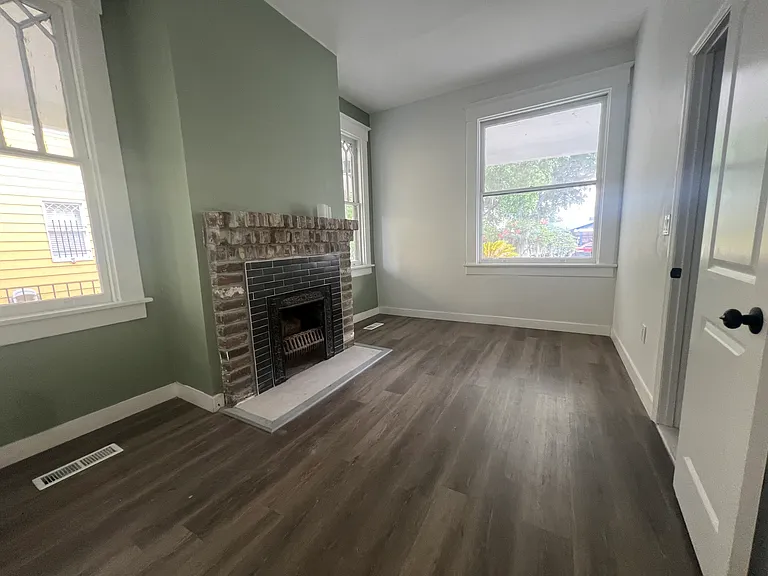 312 W 37th St #A — Photo 15
