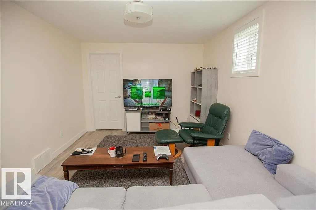 1 bed, 1.0 bath, 699 sqft, $999 — Photo 4