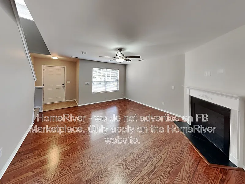 4 bed, 2.5 bath, 1948 sqft, $2,175 — Photo 2