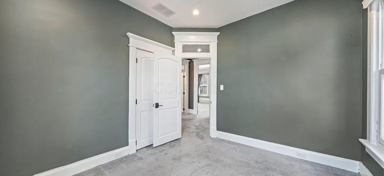 4 bed, 2.5 bath, 2307 sqft, $2,800 — Photo 3