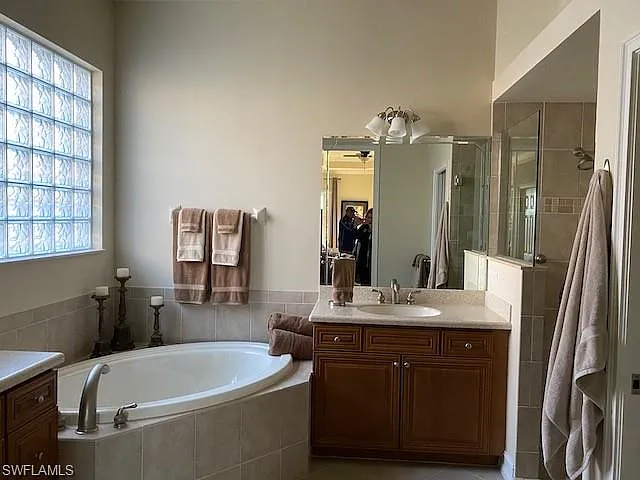 10307 Gator Bay Ct — Photo 16