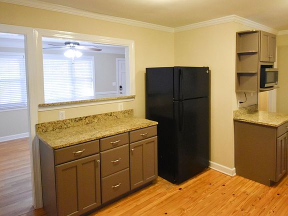 3rd image of 3951 Honeysuckle Dr SE