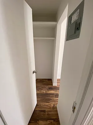 Rented by Smart City Real Estate LLC | media 4