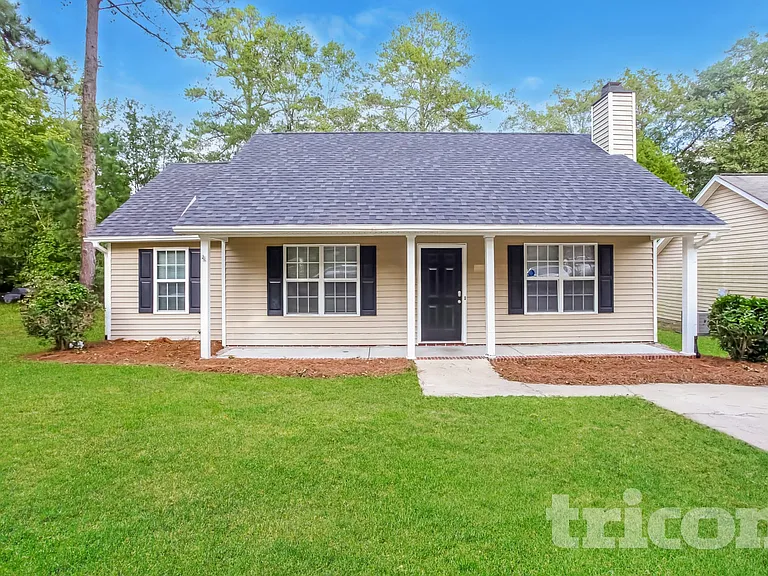 500 Rockhaven Dr — Photo 1