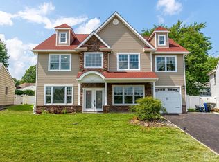 17 Linda Ave, Colonia, NJ 07067
