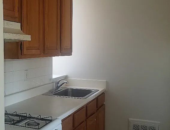 3rd image of 123 E 102nd St APT 5B