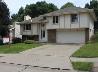 6723 Woodbine Cir, Ralston, NE 68127