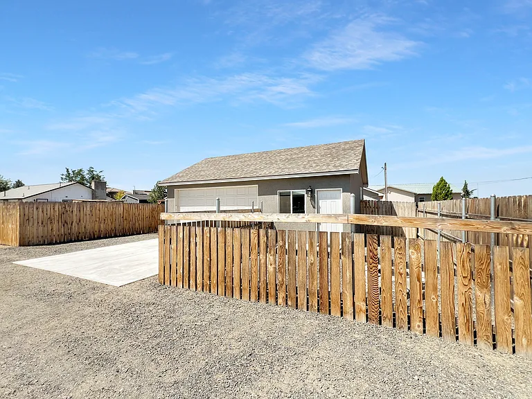1443 Carson St #B — Photo 2