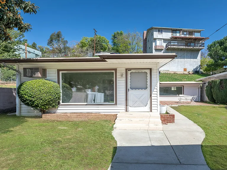 3757 York Blvd — Photo 24