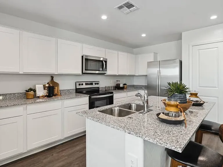 Solana Place at Carlton Commons — Photo 12