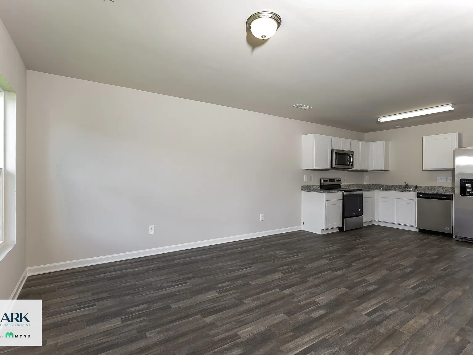 4 bed, 2.0 bath, 1209 sqft, $1,474 — Photo 4