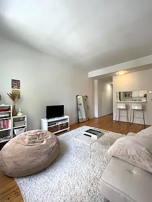 Rented by Douglas Elliman | media 33