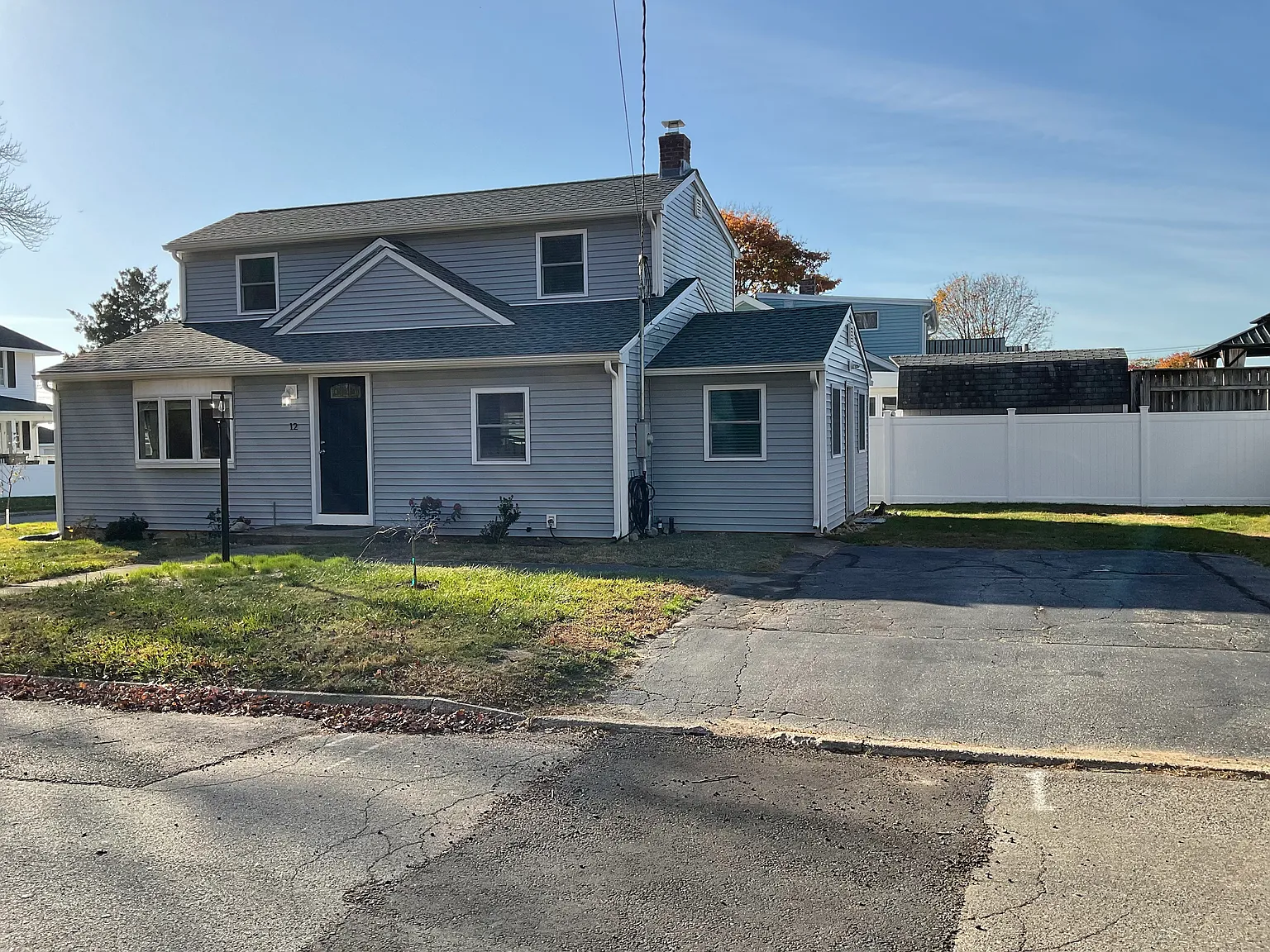3 bed, 1288 sqft, $2,300 — Photo 2