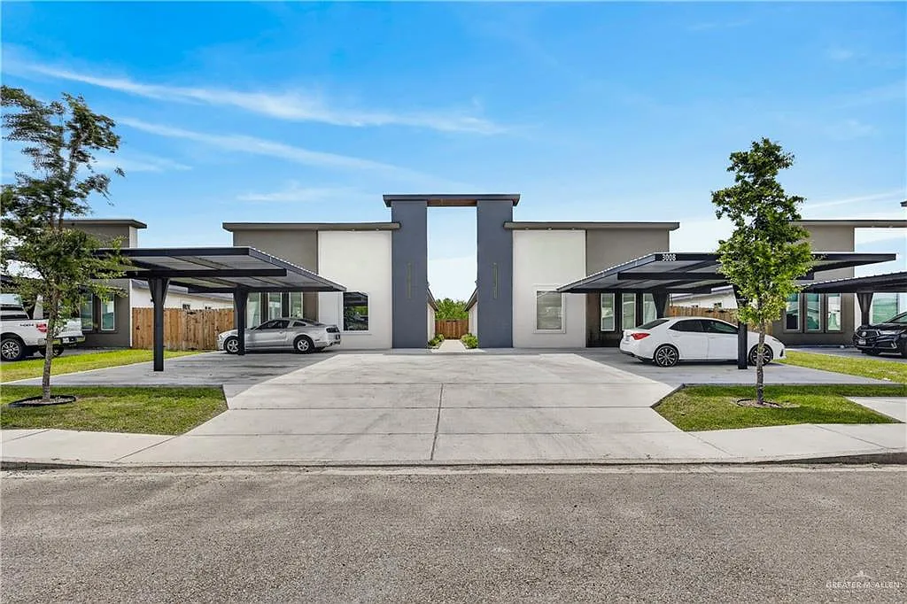 3 bed, 2.0 bath, 1106 sqft, $1,350 — Photo 1