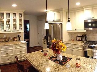 619 Claymont Estates Dr, Chesterfield, MO